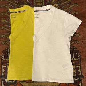 2 x MED Anthropologie Women’s Pilcro Boxy V-Neck Crop Tees - White / Key Lime